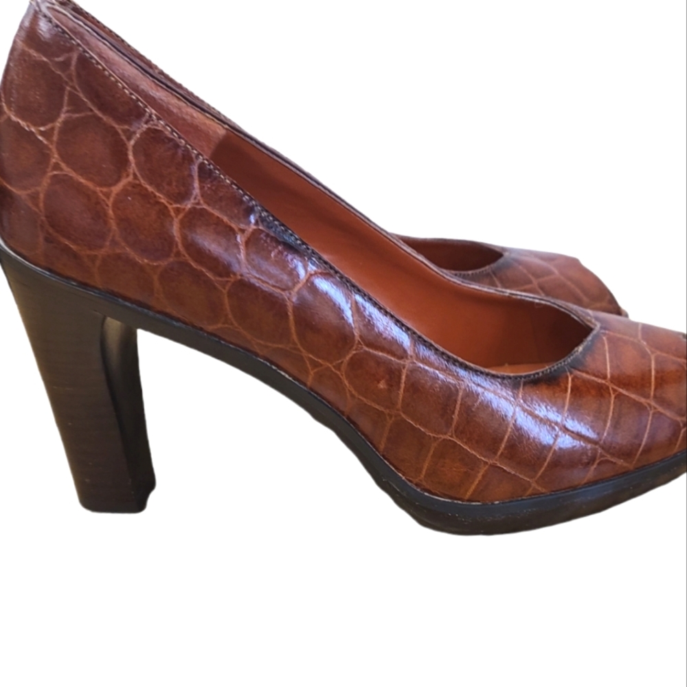 Nine West Tan Leather Block Heels size 8.5 - Picture 3 of 9